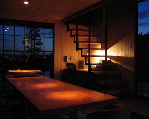 aliciaaadanielle:  aros:  Breuer/Lundberg Cabin. LUNDBERG DESIGN  livestock tank