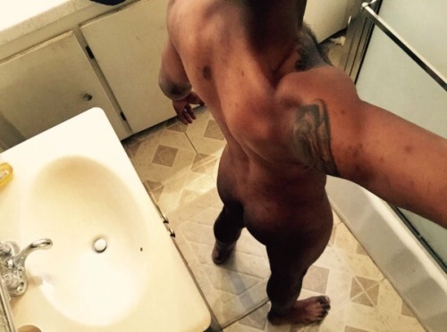 favesxxx:  Bennie Harris exclusive dick and ass pics that were sent in by an amazing follower 💗who’s subscribed to Bennie’s connectpal