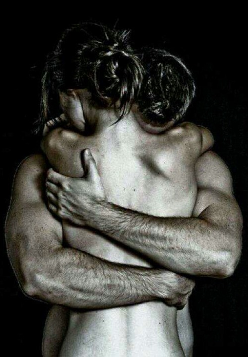 daddytotheprincessofbrats: bratprincess2482: I just wanna be held by Daddy :”c I wish I could 