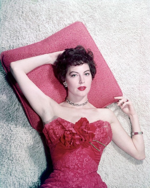 her-minds-like-a-diamond: Ava Gardner