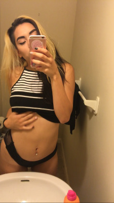 stingraybabe:  Took these while I was wasted 👑  porn|snapchat|insta|twitter  