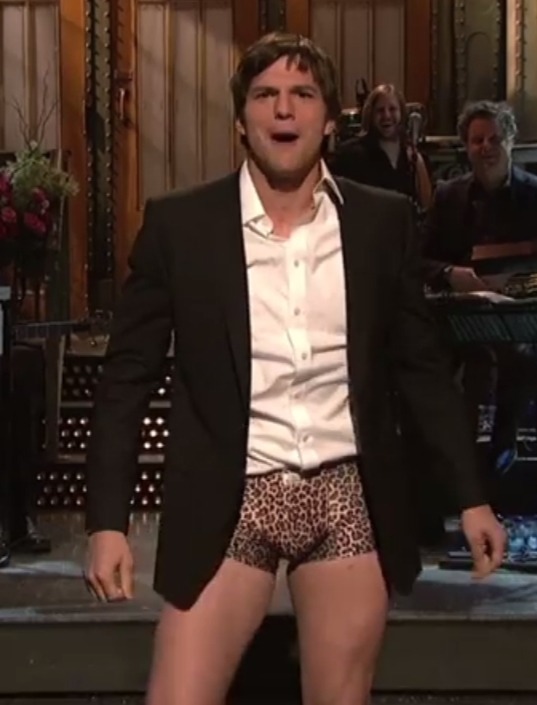 hotfamous-men:  Ashton Kutcher