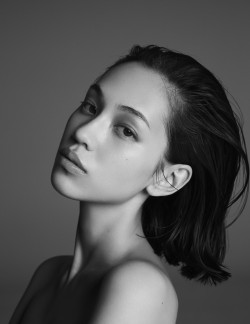 teammizuhara:  B&amp;W Portrait of Kiko Mizuhara x 