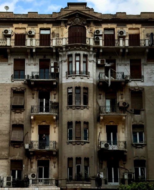 I am in love with these old dusty buildings of the downtown Cairo.