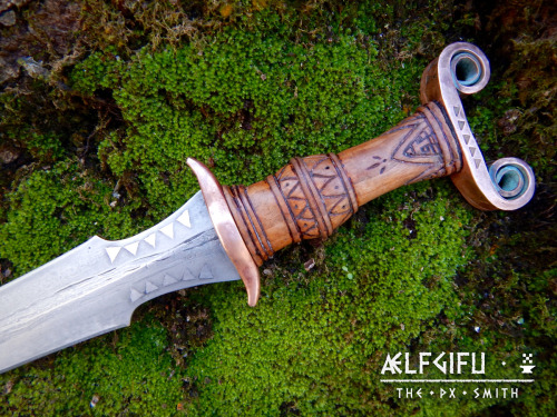 valhallawaits:  rashystreakers:  ÆLFGIFU: “Elf Gift” Blade Length: 8 inches: 1080 Edges, 1095 cable centerRicasso: 1.75 inchesHandle: 3.5 inchesOverall: 14.5 inches ———————— Like the birth of fawn and flowerSpring arrives in its timeThe