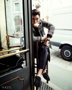 yellow-sprout:  T.O.P for Vogue Korea (November 2014) Official Photos Source: Vogue Korea  T.O.P too sexy!