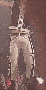 yoonho-blog:  Jung Yunho’s crotch appreciation 