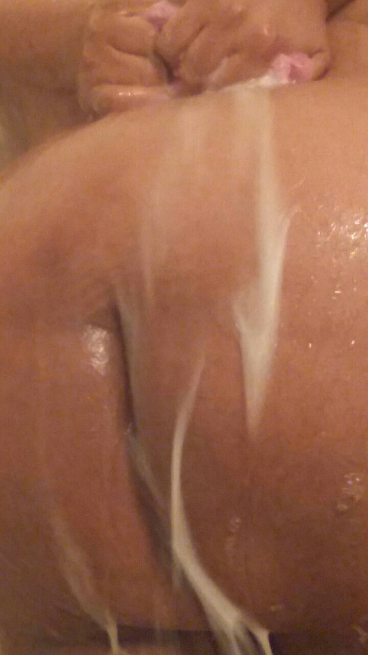 fgso:  My man butt in the shower.  Man, your man butt is fine.