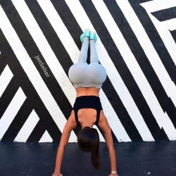 yogapantsfeed:  #Seltering