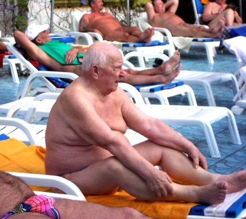 stockymaturemales:  Cute grandpa getting a tan.