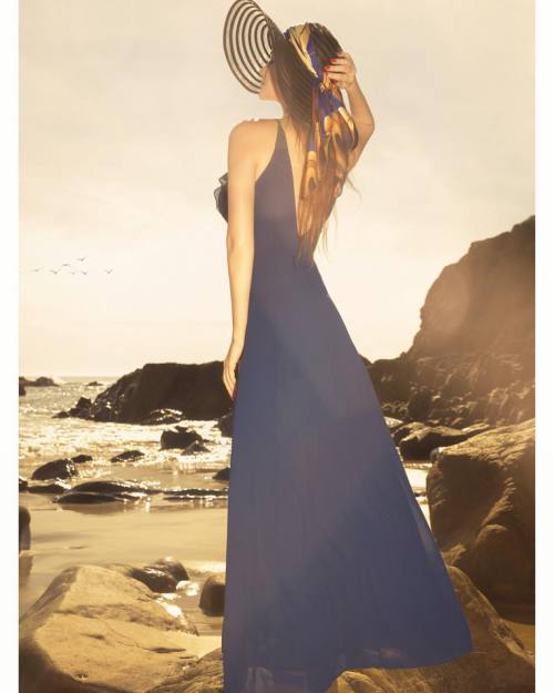 Wind in my dress and hair, peace in heart.. That’s why I love California.❤️ Making of this picture is so deep in my heart. I’m the happiest when I’m surrounded by nature. Earth and nature are our biggest wealth. Treat it right.❤️🌴🌱☀️
