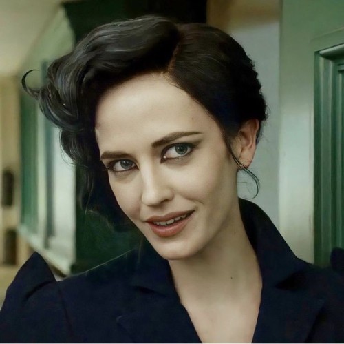 I Rlly Need To Make More Content 4 Re8 But I Have Photos Of Miss Peregrine So There's That