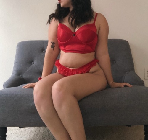 littlebrownbabe: i may not recognize my body these days, but i love her regardless.