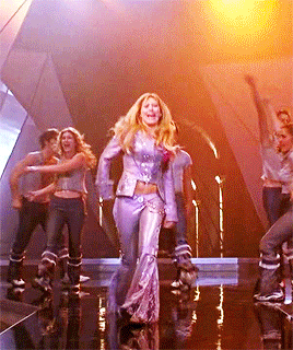 Lizzie McGuire’s fashion in The Lizzie McGuire Movie (2003)Costume Design by Monique Prudhomme