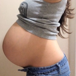maiesiophiliac-surrogate:  Nice big belly