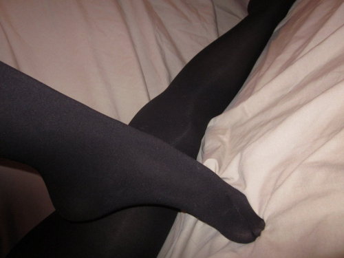 returnofthemobiusgroup:  Feet and tights by ~zech80 