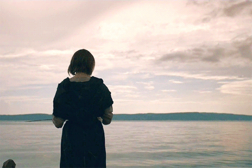 kittenbalerion: For half a heartbeat she let herself pretend that it was her home ahead.