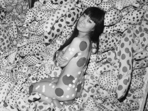 pjmix:  Yayoi Kusama in 1960 (via Madame Westwood & my dream collaboration | ThE StYle FacToRy)