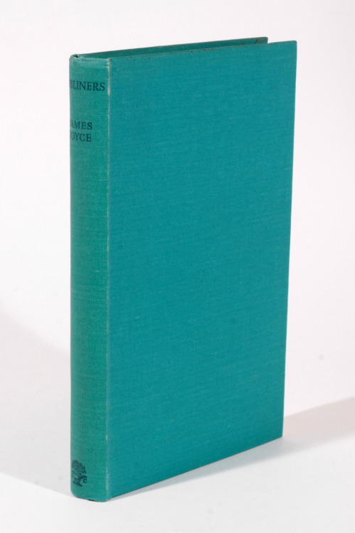 Dubliners - James Joyce London Jonathan Cape 1944The dust jacket is recycled and printed on the