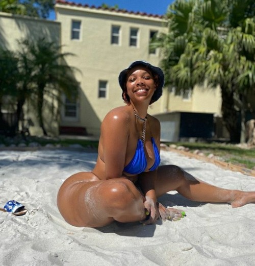 princejazziedad:DeliciouslySexy. Busty'Loose. BootiDelicious.Ms RavieLosso💜💜💜
