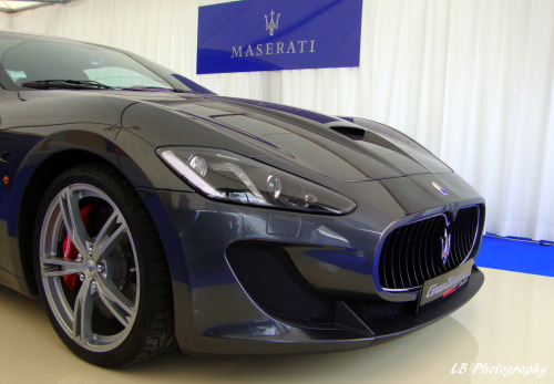 Maserati - Circuit du Val de Vienne - Sport et collection - 500 ferrari contre le cancer Facebook / 