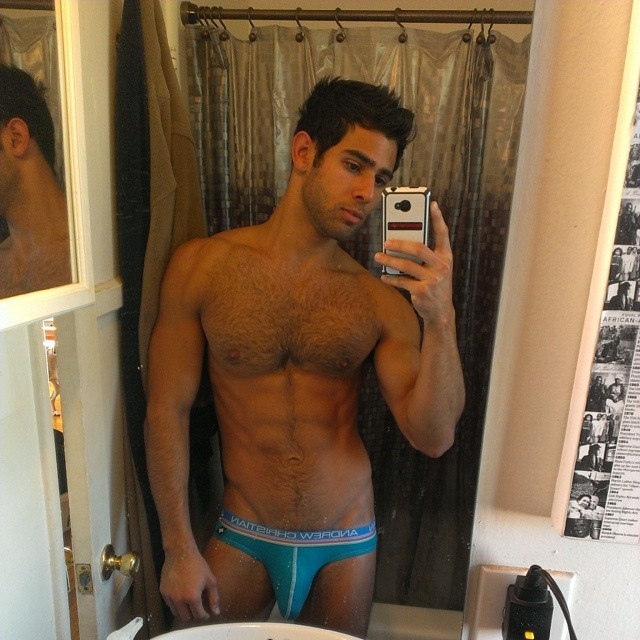 andrewchristian:  pablohernandezofficial:  Gotta love the #morning #selfie #abs #dehydrated