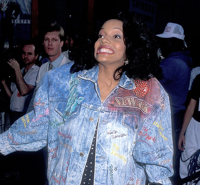 surra-de-bunda:  Shari Headley at the ‘Coming To America’ premiere in Hollywood,