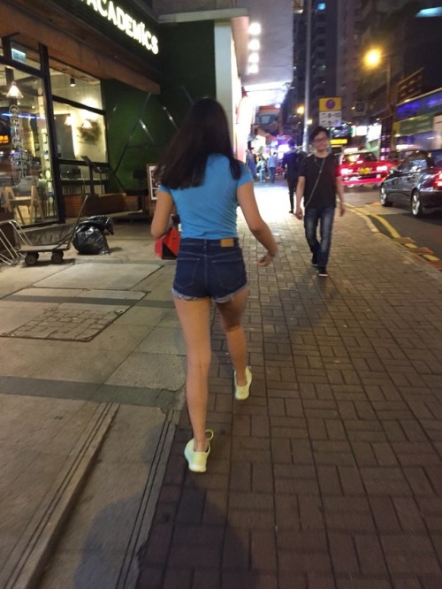 Love summertime in Hong Kong when local girls wear those sexy shorts and reveal their beautiful legs