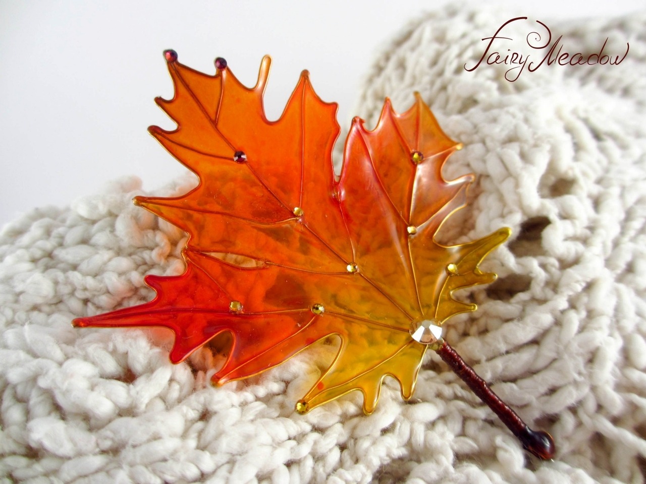 anthropologyarda: sosuperawesome:  Resin Leaf Hair Pins Fairy Meadow Flowers on Etsy