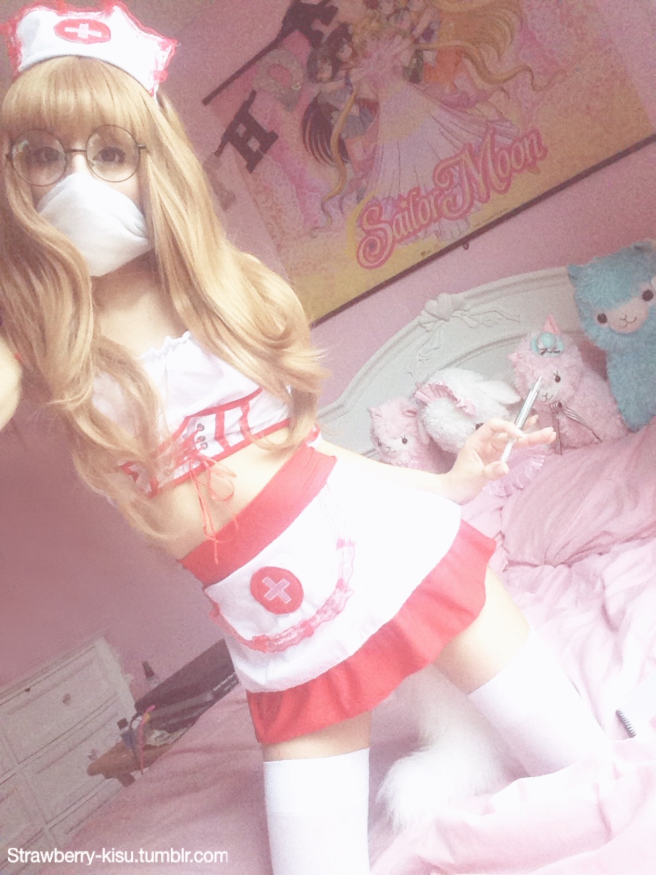 strawberry-kisu:  Message me to buy my snapchat  (cute and uncensored content) ʚ♡ɞ