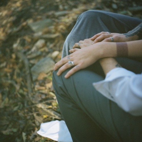 the knotting ceremony (on medium format film) | bride: cam + groom: Cuttlefish | shot by DWLPhoto