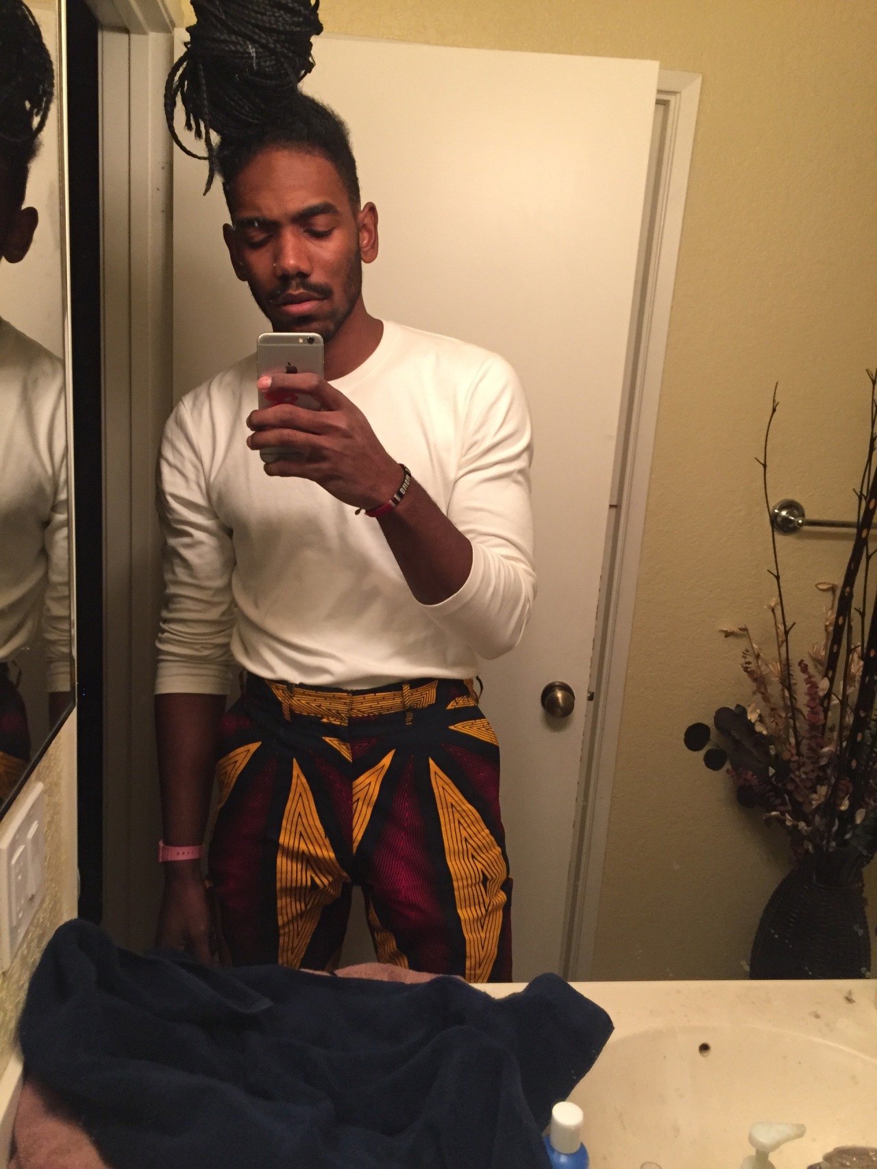 w6ter:  90’s African flex dad