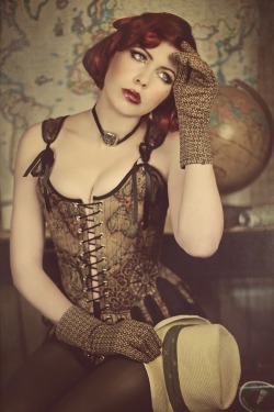 steampunk-girl:  Steampunk Girl  follow 4 more