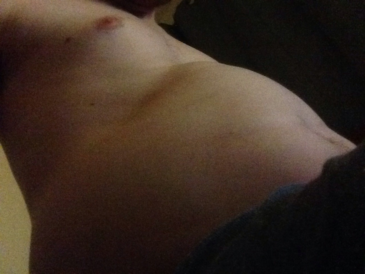 growingbellychubby:  1st pic: empty The rest: full, but not stuffed. Ive eaten a
