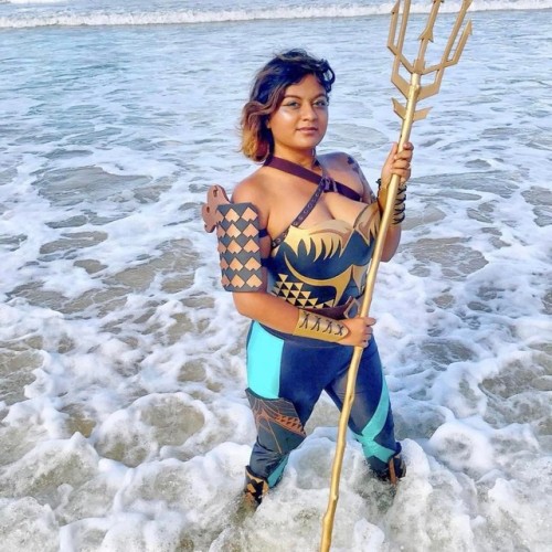 Can we all take a moment and enjoy @thedoctorswife1963 Aquaman cosplay! #aquaman #aquamancosplay #dc