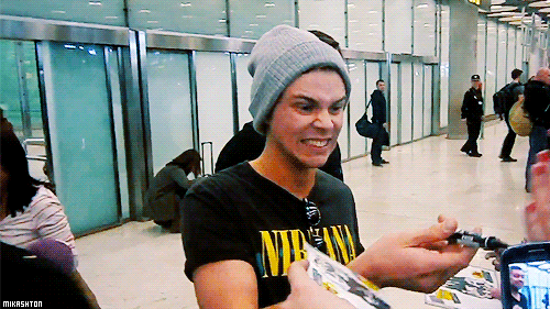 ashtonirwined:  + 