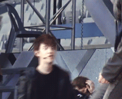dyorobou:  he’s just having his moment.. -_- 