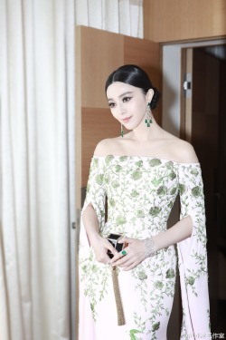 fuckyeahchinesefashion:  Fan Bingbing wearing Ralph&amp;Russo and Chopard in Cannes. 范冰冰工作室