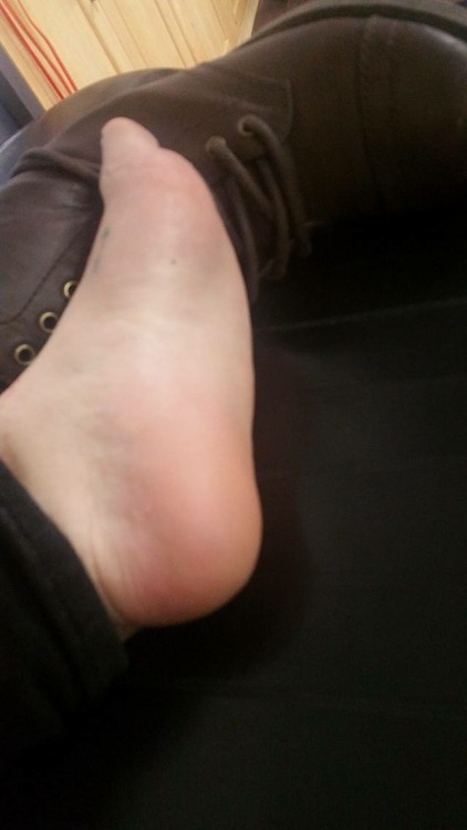 Ceci’s feet at work