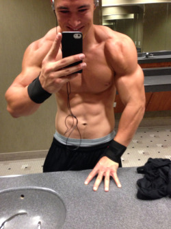 guyswithiphones-nude:  Guys with iPhones http://ift.tt/1bHkUpB