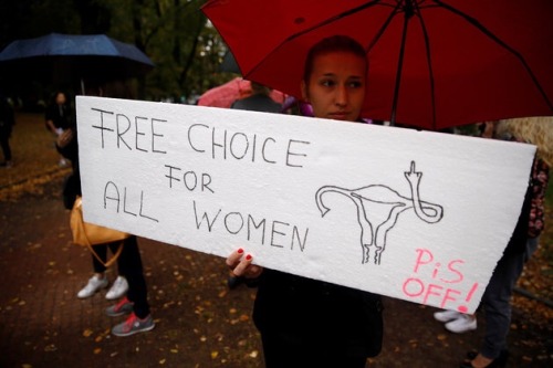 picturepowderinabottle:3.10.16Thousands of women in black went on strike across Poland on Monday, cl