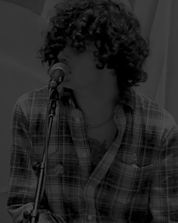 mathewhealy: matty’s reaction to not being able to swear during somebody else 