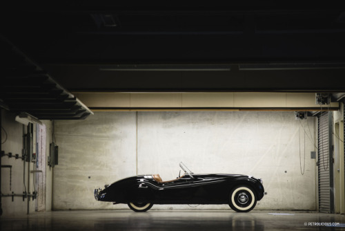 Jaguar XK120  Source : gentlementools.tumblr.com , via tinamotta.tumblr.com