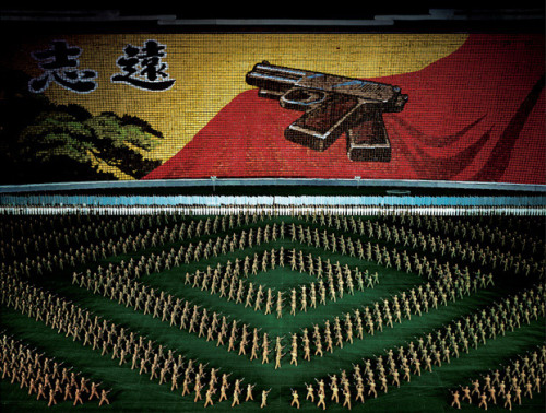 artruby:  Andreas Gursky, Pyongyang, (2007).