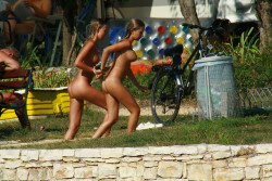 womennakedinpublic:  See free videos of girls going naked in public at NAKED IN PUBLIC!