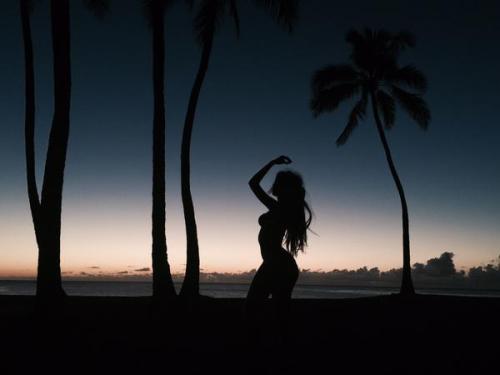 fifthharmony: @camilacabello97:   todavía me ves en tus sueños?   