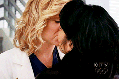 couleysanatomy:  happy birthday to the totally heterosexual jessica capshaw. 