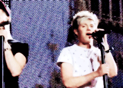  Oh na na, what’s my name oh na na what’s my name! Niall obviously          