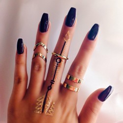 summerhigh:  MUST DO nails! try doing #5 xx