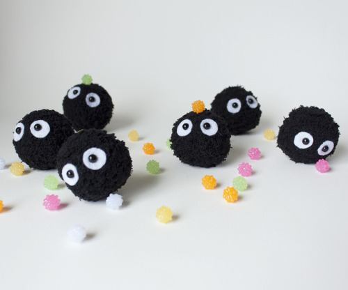 New yarn for my crochet sootsprites! Available here (ﾉ´ヮ´)ﾉ*:･ﾟ✧